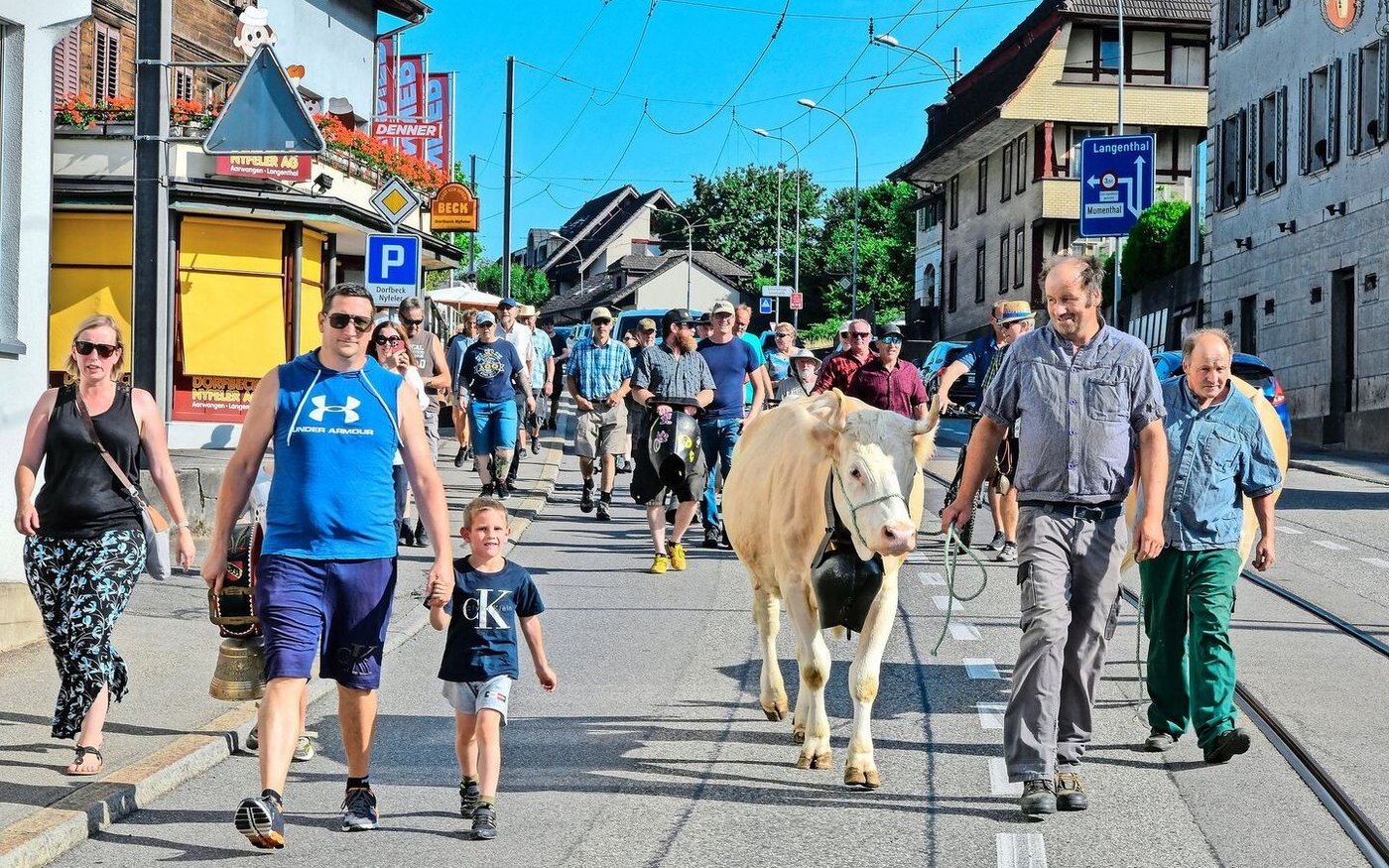 Mit einem Umzug machte man noch einmal deutlich, dass das Glockengeläut in Aarwangen nicht verschwinden darf.