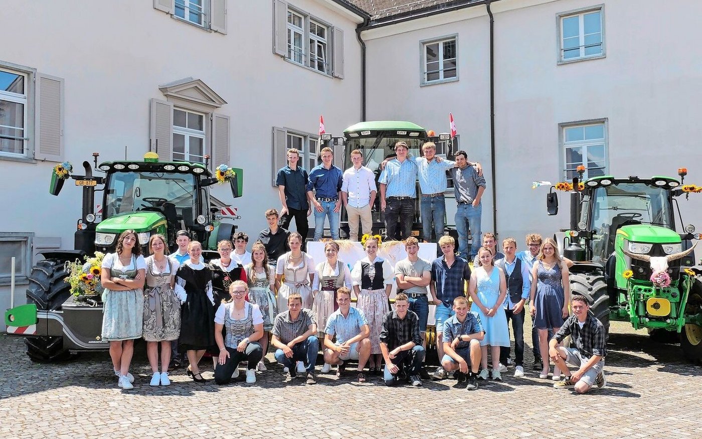 Sie haben die Erstausbildung als Landwirt(in) EFZ erfolgreich abgeschlossen. 