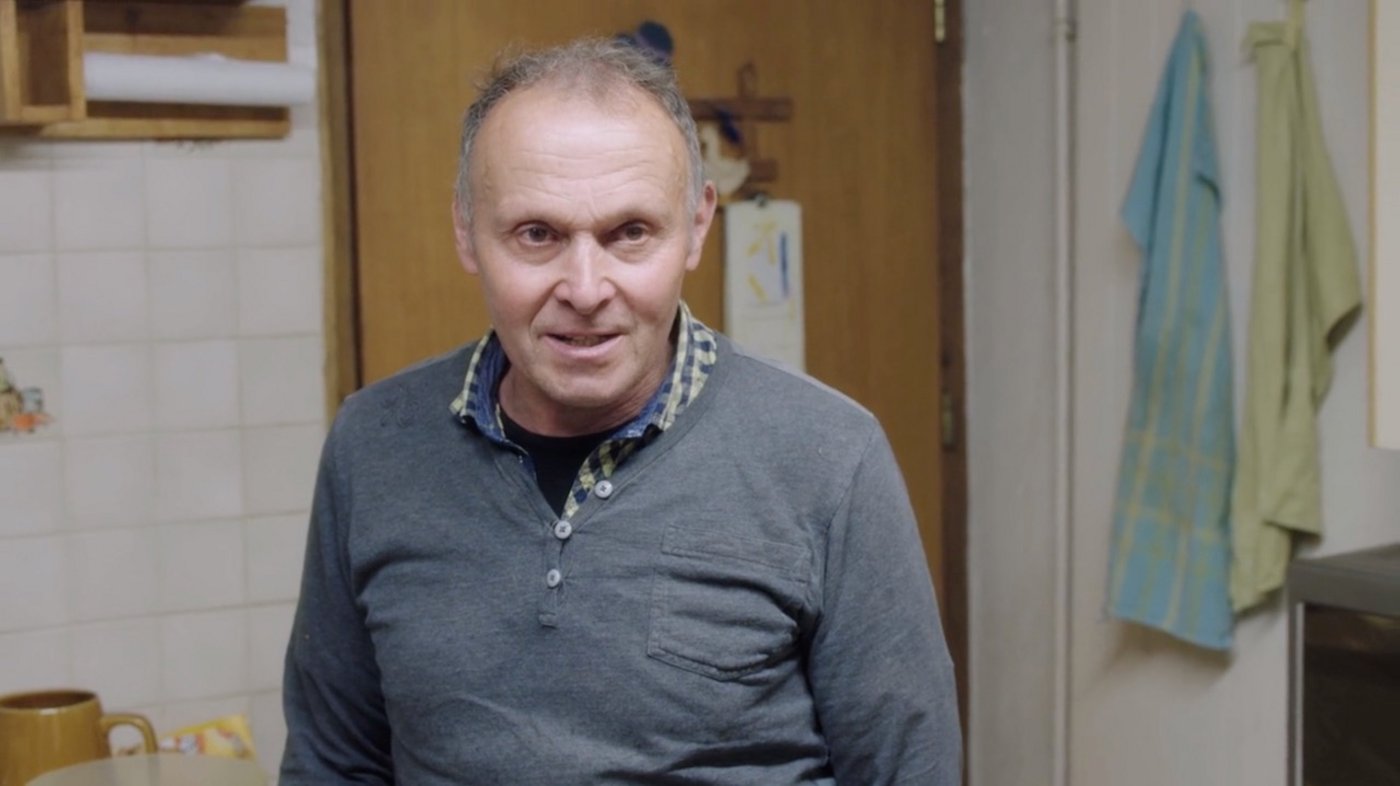 Robert Hubler ging sehr offen auf die Kamera zu. (Screenshot Kurzfilm «Integriert - zwischen Umwelt & Preis») 