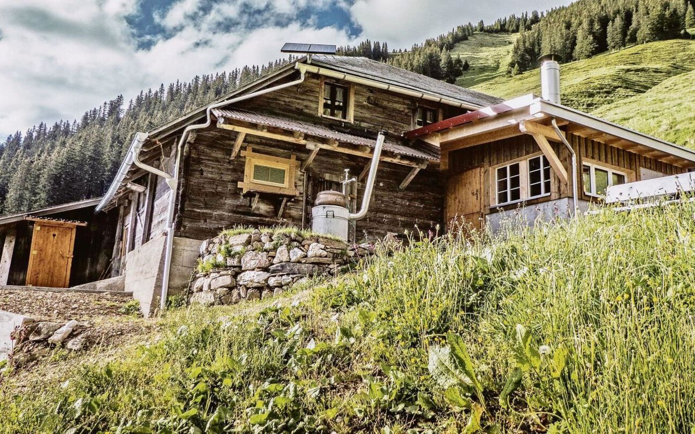 Die sanierte Alphütte Oberlachen im Melchtal, wo das Gebäude um- und ausgebaut wurde. Nun kann hier auch gekäst werden. 