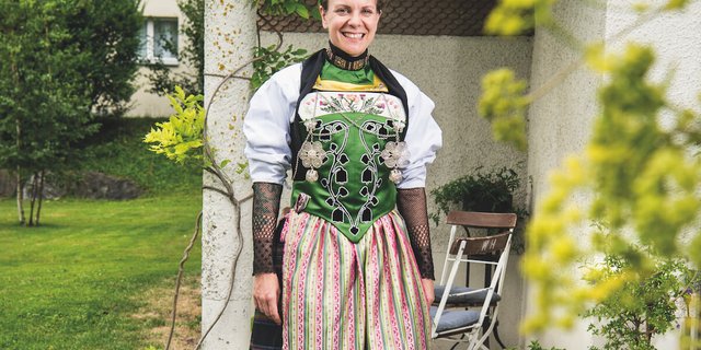 Elena Kaiser in ihrer Nidwaldner-Festtagstracht. (Foto: Marion Nitsch)
