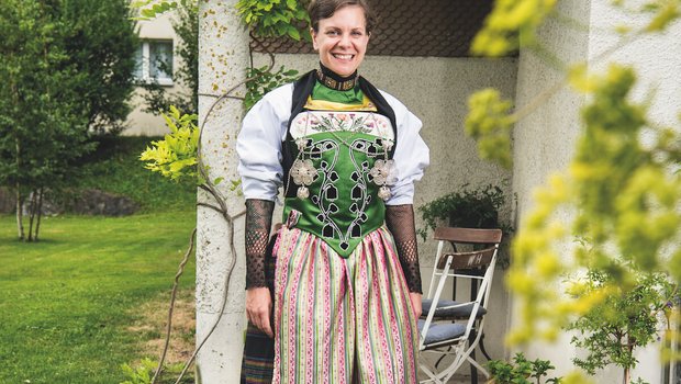 Elena Kaiser in ihrer Nidwaldner-Festtagstracht. (Foto: Marion Nitsch)