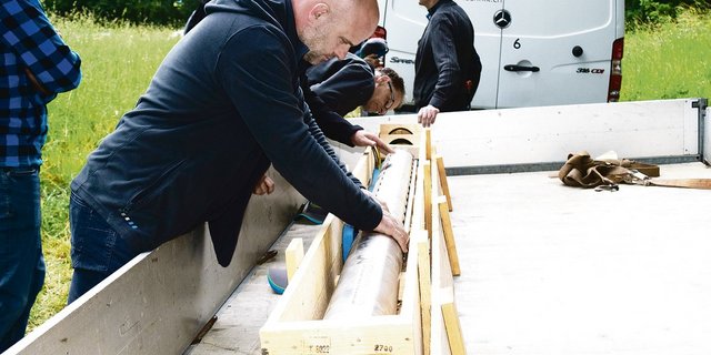 Besichtigung des Pumpsystems bei der Trafo-Station am Rhein.