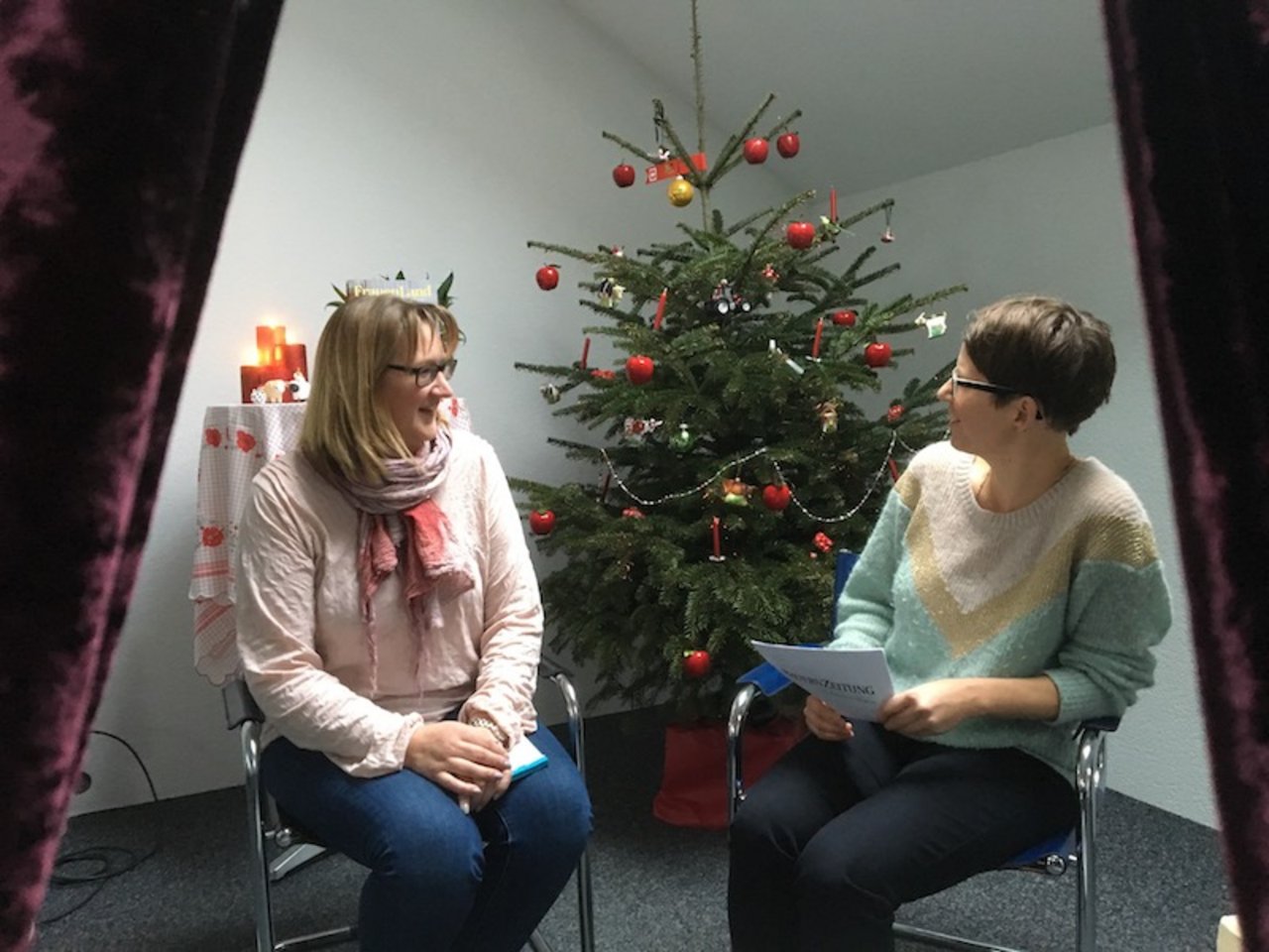 Redaktorinnen Andrea Wyss und Esther Thalmann hatten Freude am Sternen-Menu der Köchin. (Bild BauZ)