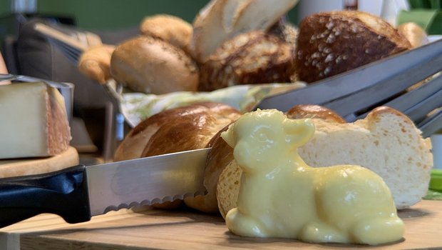 6'000 Tonnen 2020 sind nicht genug: Neues Importgesuch für Butter Als «Die Butter» soll die Importware nicht (mehr) verkauft werden. Dafür vielleicht in Lammform zum Bruch an Ostern? (Bild pArallaX424/Pixabay)