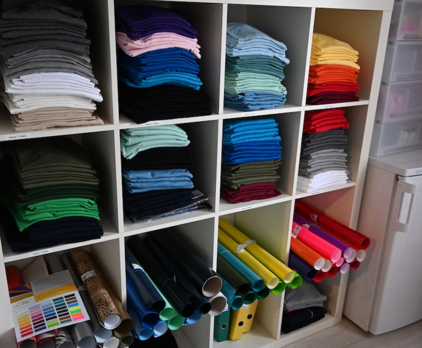 Die Farbenauswahl an T-Shirts und Druckfolien ist riesig. 