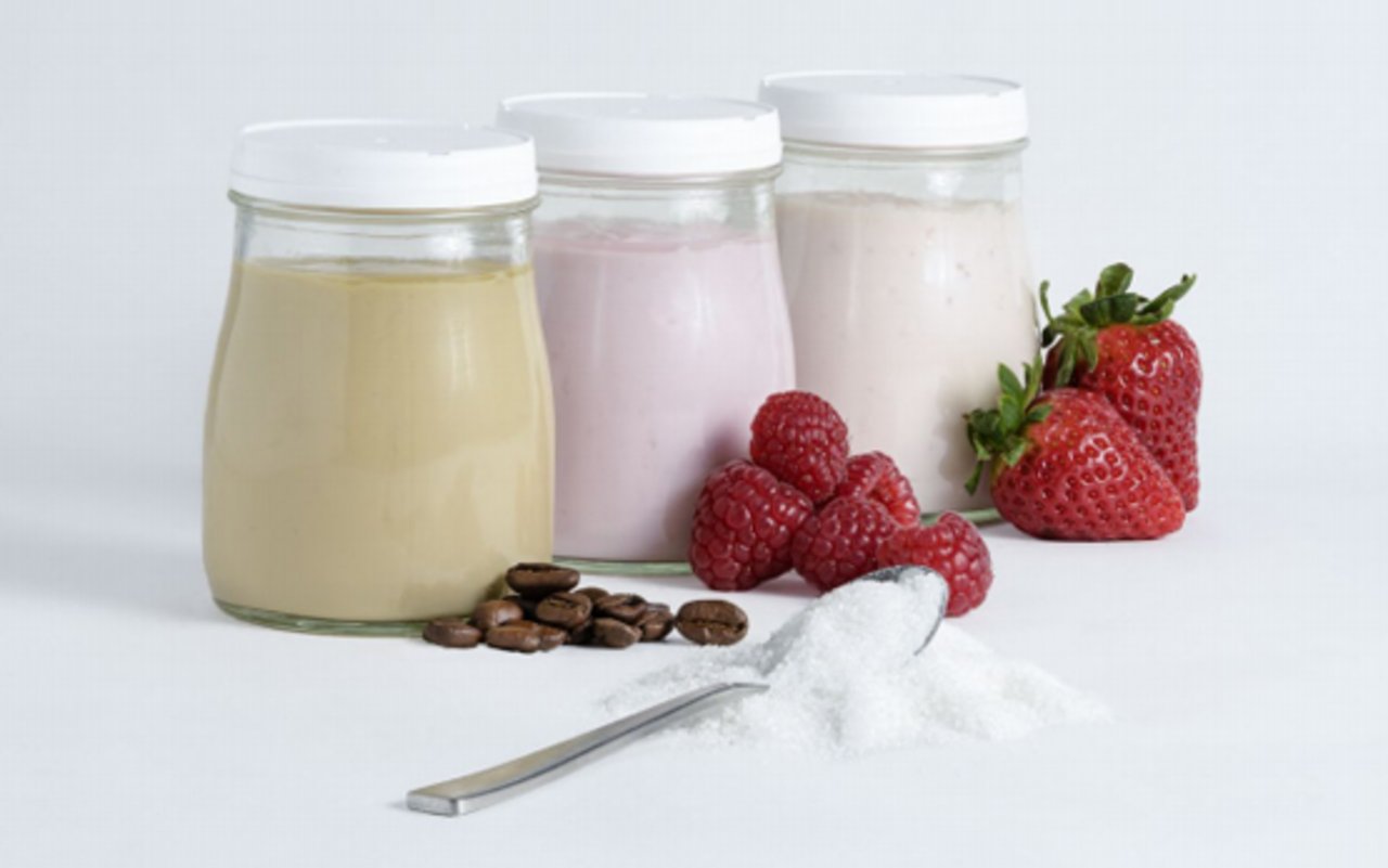 Wie viel Zeit zwischen den einzelnen Zuckerreduktionsschritten verstreichen sollte, wurde bisher für Joghurts noch nicht untersucht. Für Schokoladenmilch mit 7 bis 9 Prozent Zuckergehalt wurden zwei Schritte à je 6.7 Prozent in einem Jahr vorgeschlagen. (Bild Agroscope)