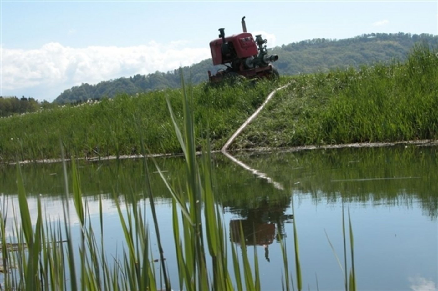 Auch für die Landwirtschaft ist Wasser zur Bewässerung unverzichtbar. (Bild BauZ)