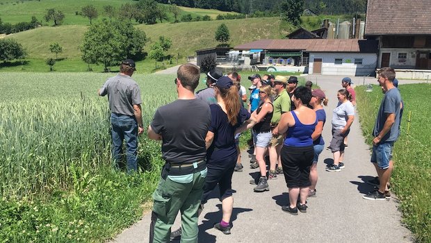 Absolventinnen und Absolventen des Nebenerwerbskurses kommen aus den verschiedensten Berufen und bringen bereits Berufserfahrung in der Landwirtschaft mit. (Bild Inforama)