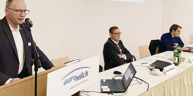 «Die Richtung stimmt»: Aaremilch-Präsident Ruedi Bigler mit Donat Schneider und Andreas Stämpfli von der Geschäftsstelle (v.l.).