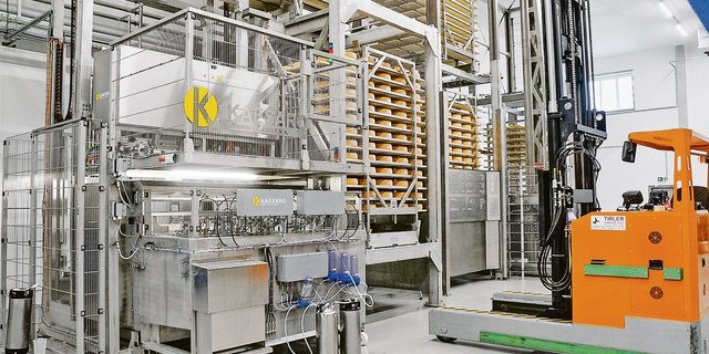 Die automatisierte Schmieranlage der Käserei Imlig in Oberriet SG: Das Importgesuch des Unternehmens sorgt in der Branche derzeit für intensive Diskussionen.(Bild Martin Brunner / foodaktuell.ch)