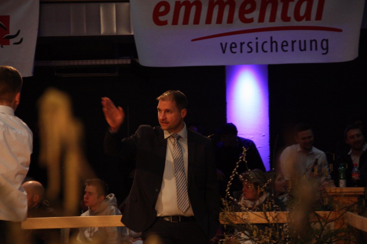Richter Patrick Rüttimann hatte die Qual der Wahl an der diesjährigen Holstein-Night. (Bilder Andrea Wyss)
