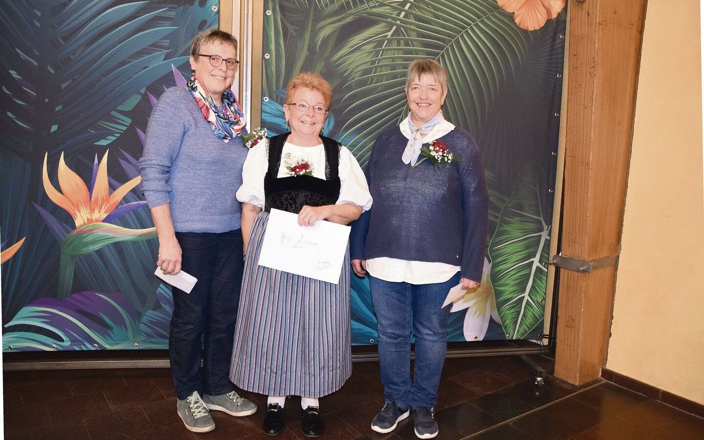Geehrt für 30 Jahre: Elisabeth Brönnimann, Niedermuhlern, Heidi Zesiger, Jens, und Rosmarie Ruchti, Niedermuhlern (v. l. n. r.). 