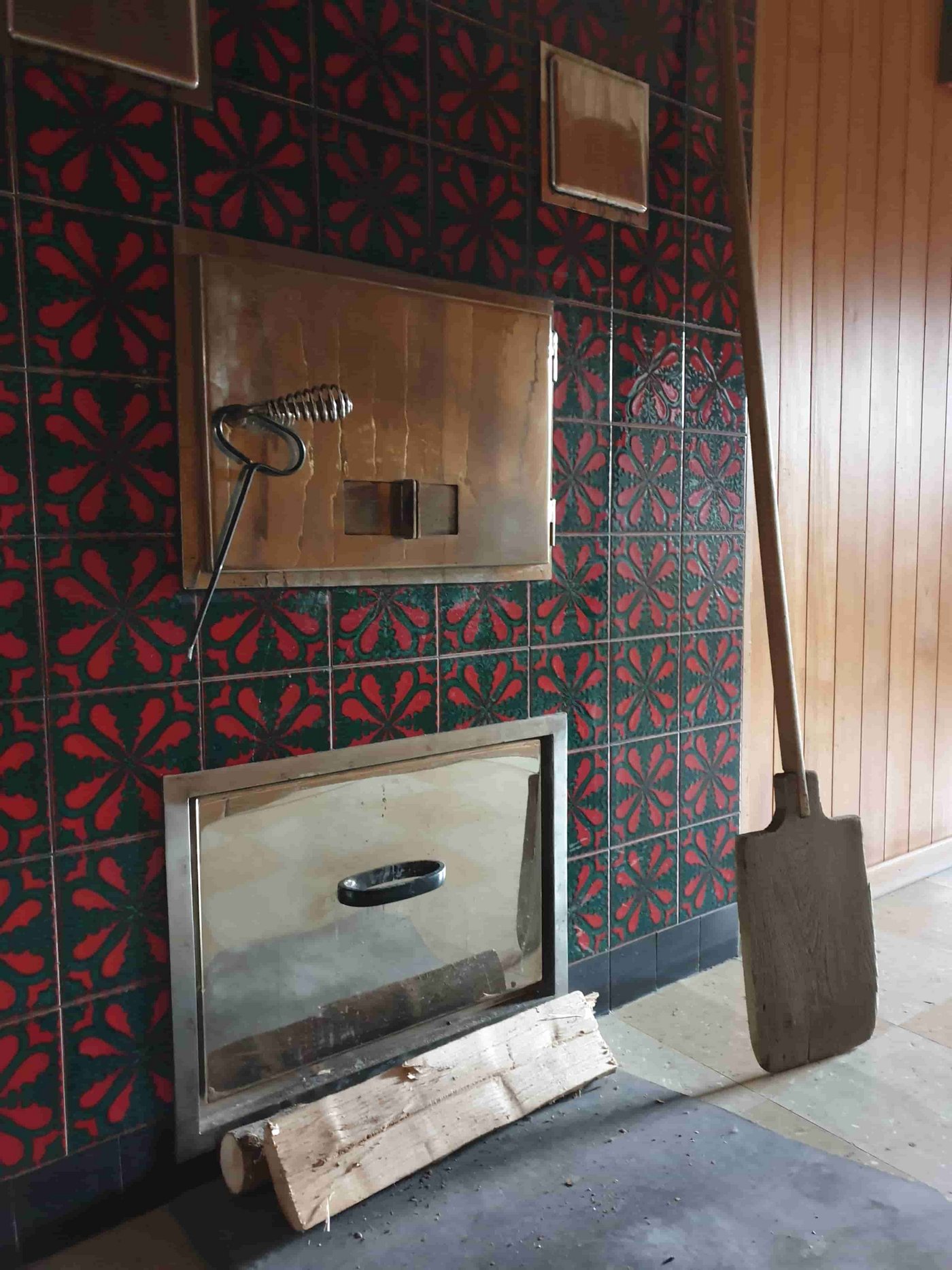 Die Ascheschublade ihres Holzofens schätzt Bernadette Barmettler sehr.