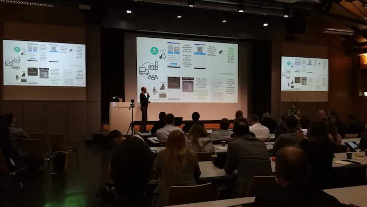 Markus Hurschler der Foodways Consulting AG, zeigt wie die Blockchain die Milchwertschöpfung stärken könnte. (Bild sbu)