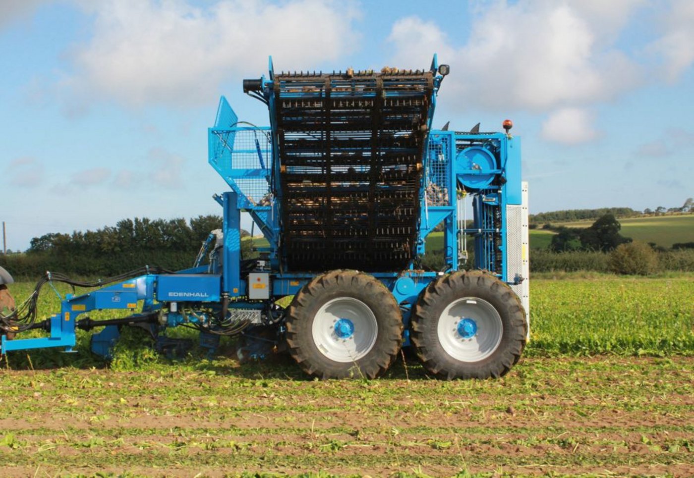 Der erste in der Schweiz: Dieser 3-reihige Edenhall-Rüberoder ist in Gunatlingen ZH stationiert. (Bild: zVg)