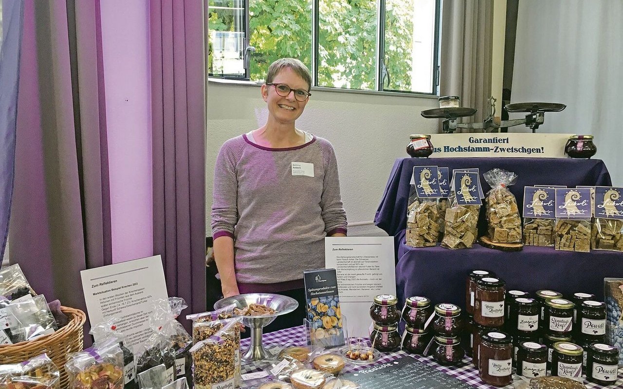 Die künftige Posamenter-Geschäftsführerin Bettina Aeberli präsentiert die Hochstammprodukte aus dem Oberbaselbiet in der ganzen Schweiz. Hinter ihnen steckt viel Handarbeit.