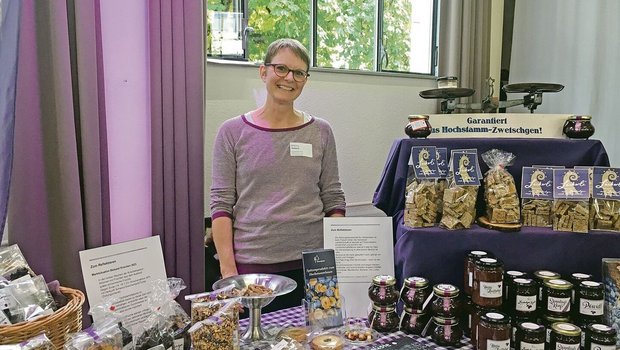 Die künftige Posamen Die künftige Posamenter-Geschäftsführerin Bettina Aeberli präsentiert die Hochstammprodukte aus dem Oberbaselbiet in der ganzen Schweiz. Hinter ihnen steckt viel Handarbeit.