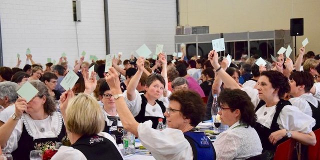 Dass Bäuerinnen so selbstbewusst abstimmen können, wie hier an ihrer Delegiertenversammlung in Bellinzona TI von 2018, haben sie sicher auch dem Frauenstimmrecht zu verdanken. (Archivbild et)