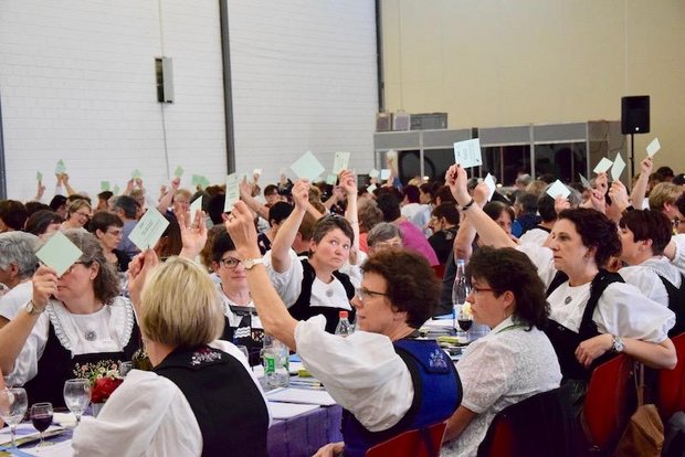 Dass Bäuerinnen so selbstbewusst abstimmen können, wie hier an ihrer Delegiertenversammlung in Bellinzona TI von 2018, haben sie sicher auch dem Frauenstimmrecht zu verdanken. (Archivbild et)