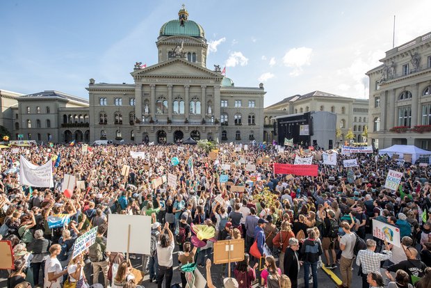 Die Demo vor dem Bundeshaus. (Bild Delia Frauenfelder)