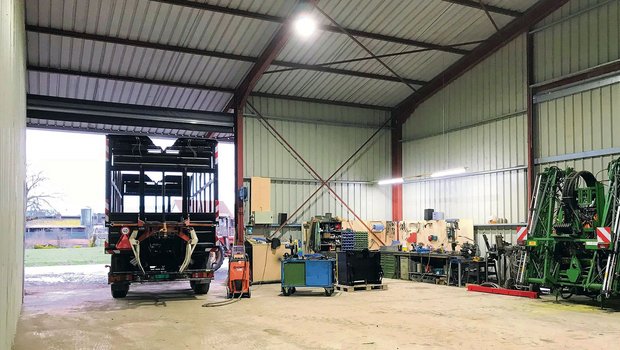 Raum schafft Möglichkeiten Seit auf Lukas Streits Lehrbetrieb eine neue Werkstatt eingerichtet wurde, gibt es bedeutend mehr Platz zum Arbeiten. Das freut den gelernten Landmaschinenmechaniker Streit.(Bild Lukas Streit)
