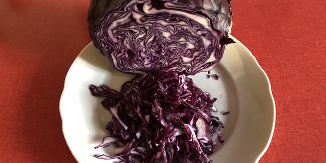 Vorher Rotkohl ... (Bilder Esther Thalmann)