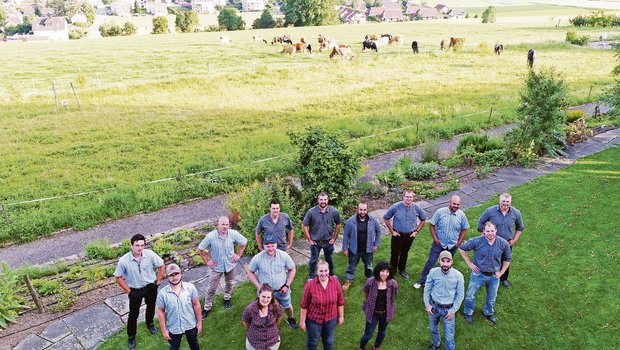 Dies ist die zweite Klasse, die am Bildungszentrum Wallierhof in Riedholz erfolgreich die Nachholbildung als Landwirtin oder Landwirt EFZ abgeschlossen hat.(Bilder zVg)