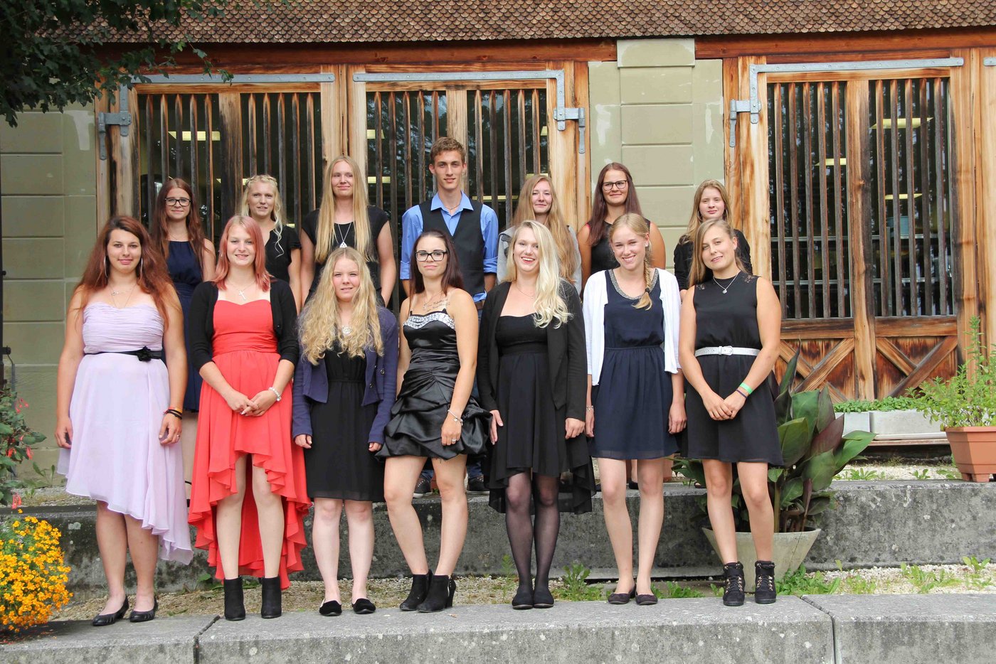 Die Diplomierten des Lehrgangs Pferdewart(in) EBA.  