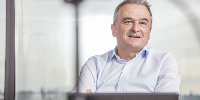 Zwar blieb Coop nicht in allen Bereichen von den negativen Auswirkungen der Corona-Pandemie verschont, trotzdem kann der Vorsitzende der Geschäftsleitung, Joos Sutter, eine gute Bilanz für das Jahr 2020 vorweisen. (Bild Coop)