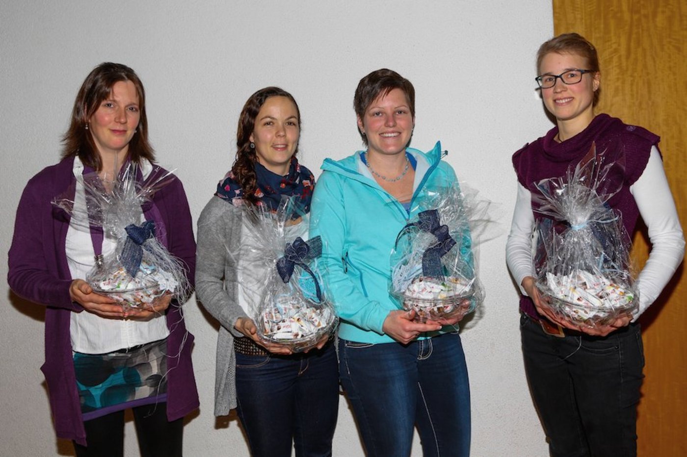 Die Bäuerinnen FA (v.l.n.r.): Daniela Gabriel, Silvia Baumgartner, Angela Zumbühl, und Nadja Odermatt. Auf dem Bild fehlen Evelien Pater und Rita Zumbühl. (Bild er)