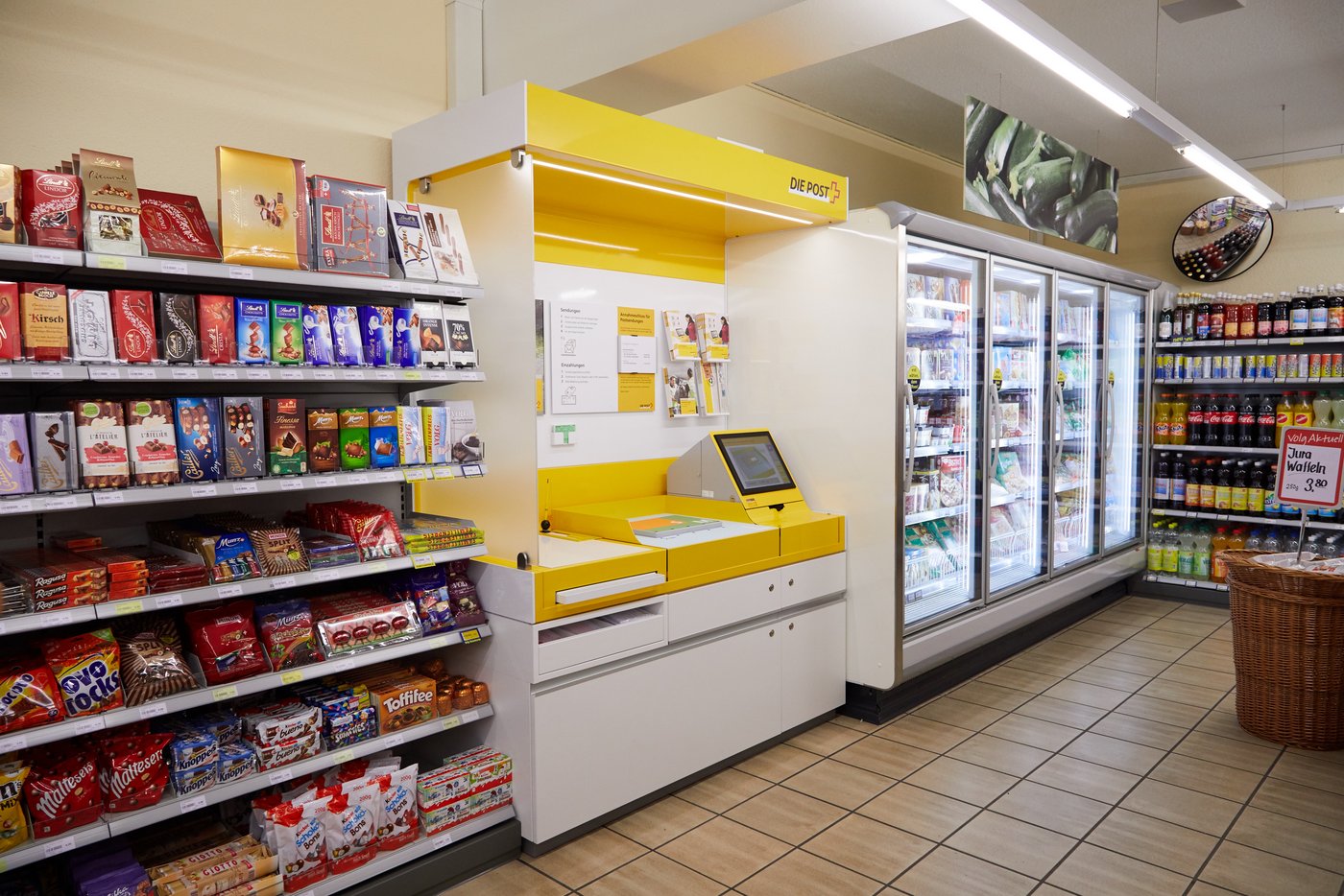 Der Volg in Mägenwil bietet wie weitere 362 weitere Volg-Läden in der Schweiz Agenturservice für die Post an. Das ist nur eines von mehreren Angeboten, mit denen Volg seine Positionierung im Dorf sichern will. 