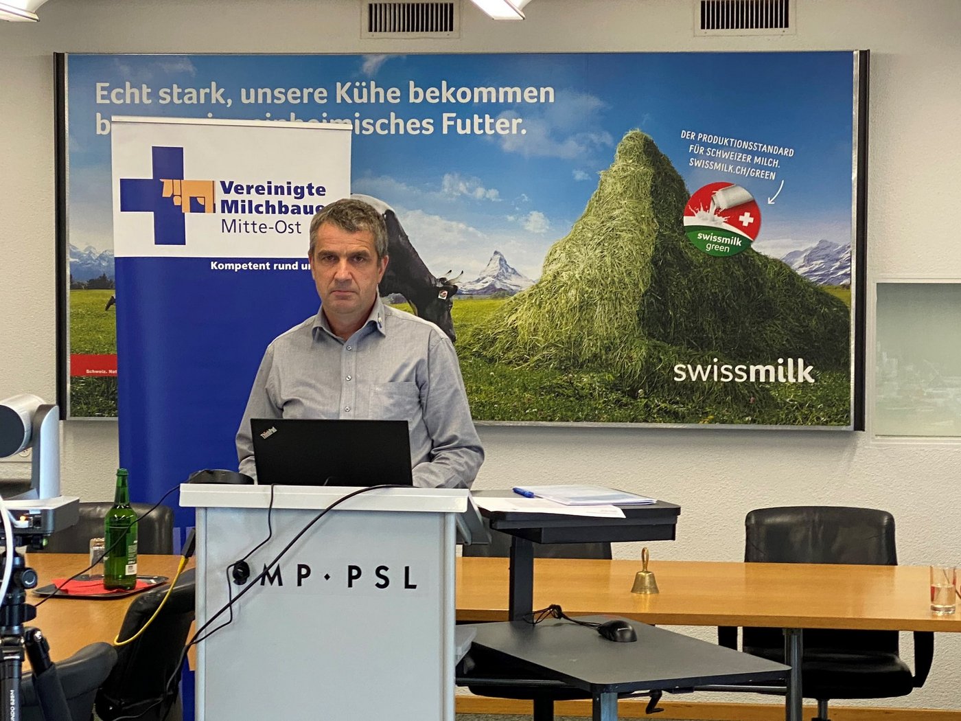 Vizepräsident Urs Werder führte durch die virtuelle Delegiertenversammlung der VMMO. Diese fand am Sitz und mit den technischen Infrastrukturen der SMP statt. (Bild VMMO)