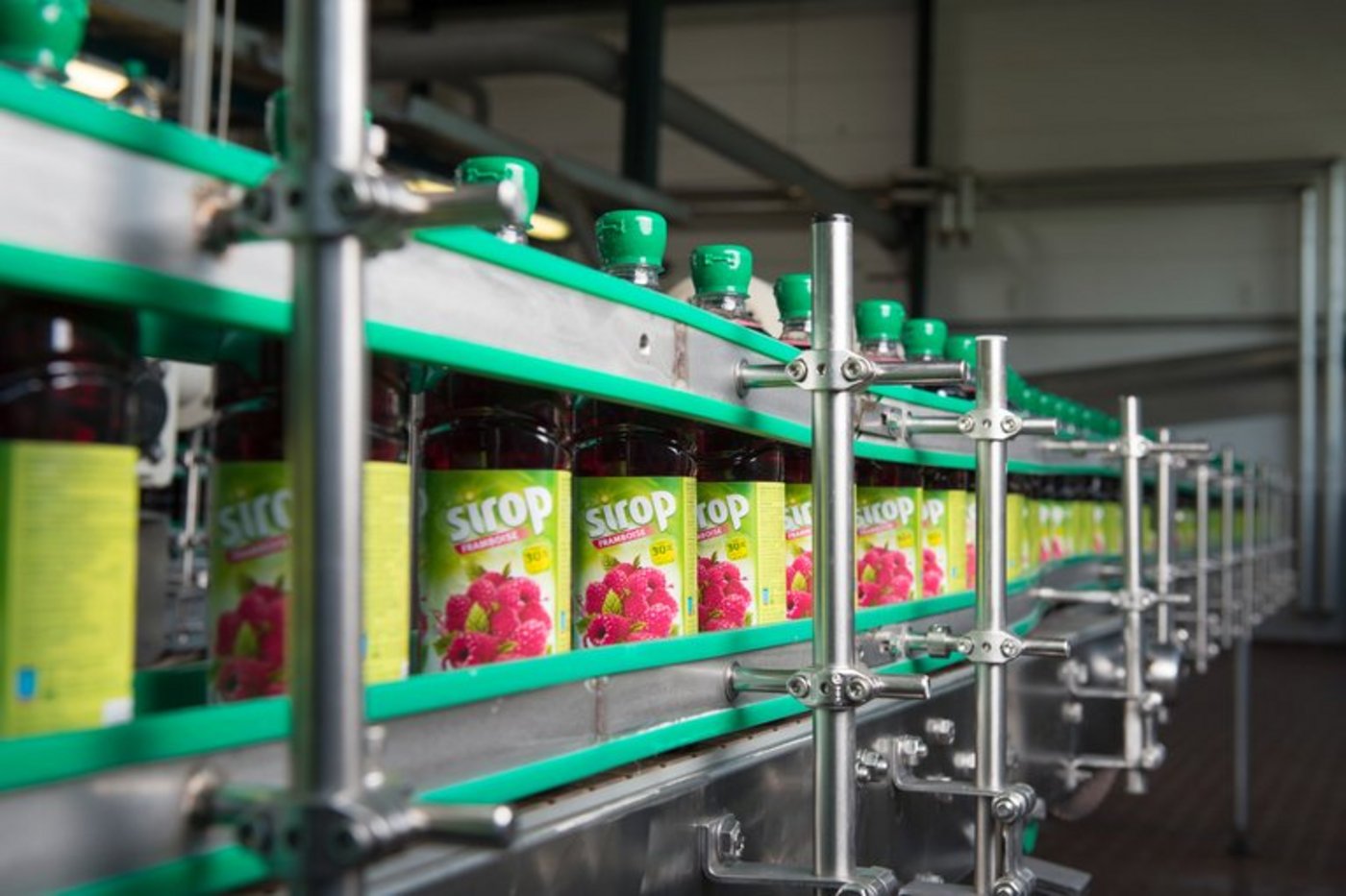  Das EU-Ziel, wonach bis 2025 ein Viertel der PET-Flaschen aus Recycling-Material bestehen, hat die Migros bereits erreicht. (Bild Migros)