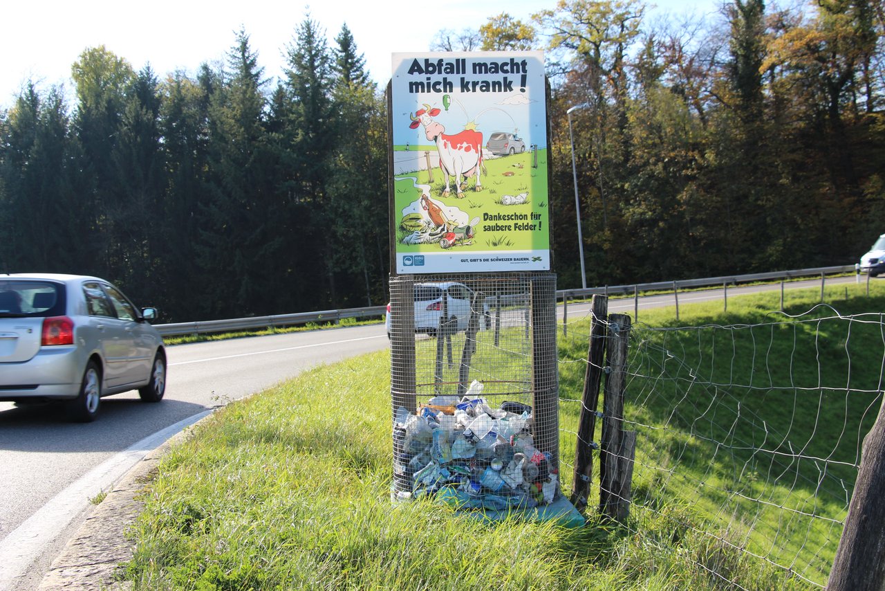 Die Littering-Kampagne des SBV soll Passanten dazu anhalten, Abfall ordnungsgemäss zu entsorgen. (Bild: SBV)