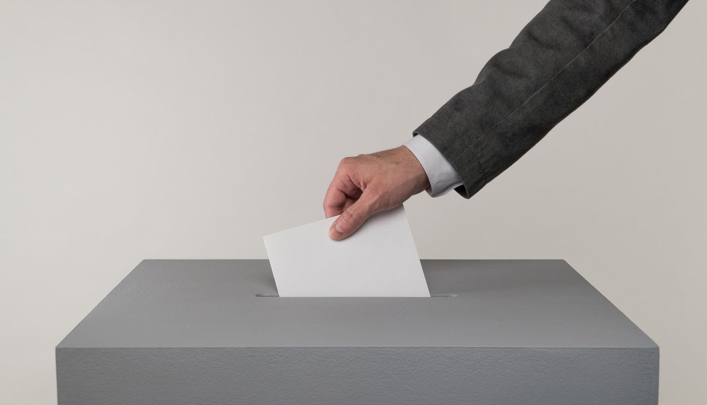 Die Abstimmungen stehen bevor: Wir befragten drei Personen aus der Landwirtschaft, wie sie den Abstimmungskampf erlebt haben und welches Resultat sie sich erhoffen. (Bild Adobe Stock)