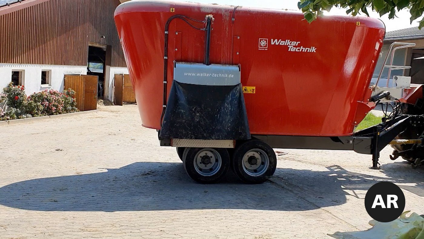 So geht es: Die App XTEND auf das Handy laden und das Bild einscannen, worauf die entsprechende Filmsequenz abgespielt wird. Weitere Sequenzen sind via Merkblatt abspielbar. (Bild Agridea)