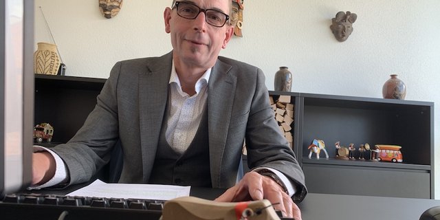Hans Dieter Hess ist im Berner Seeland aufgewachsen. Er wollte Bauer werden, sein Vater war aber strikte dagegen, "die müssen viel arbeiten und verdienen wenig", so die Begründung. (Bild Josef Scherer)