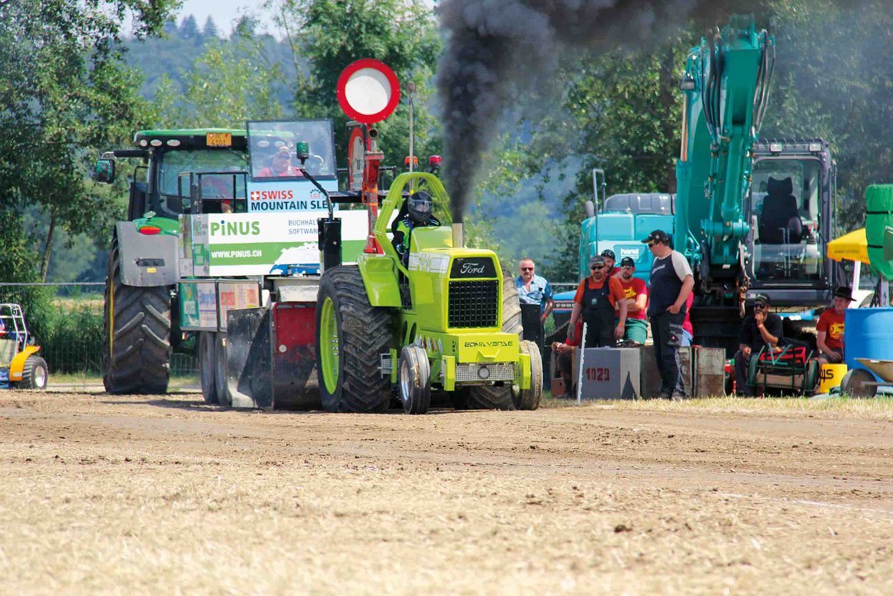 Claudia Langenegger fährt meist mit dem «kleinen» Traktor in der 2,5-Tonnen-Sportklasse. (Bild Tamara Wülser)