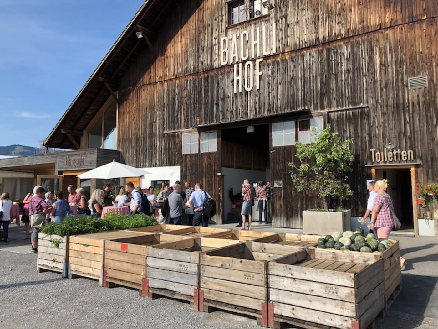 Der Bächlihof ist ein beliebtes Ausflugsziel für Gäste und soll sie zum Geldausgeben motivieren. (Bilder et)