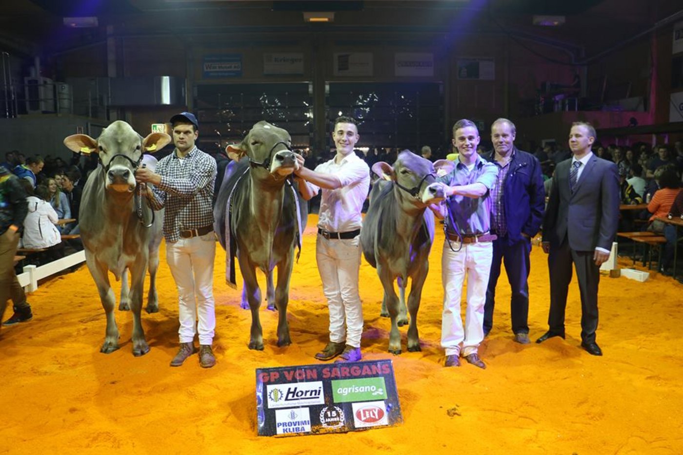 Das Siegerpodest am 15. GP von Sargans (v. l. n. r.): Vize-Champion Blooming Brenda von Godi Bachmann, Champion Big Star Bristel von Christian Oswald und Jongleur Nokia von G-Wal Mountain Cows. (Bilder zVg)