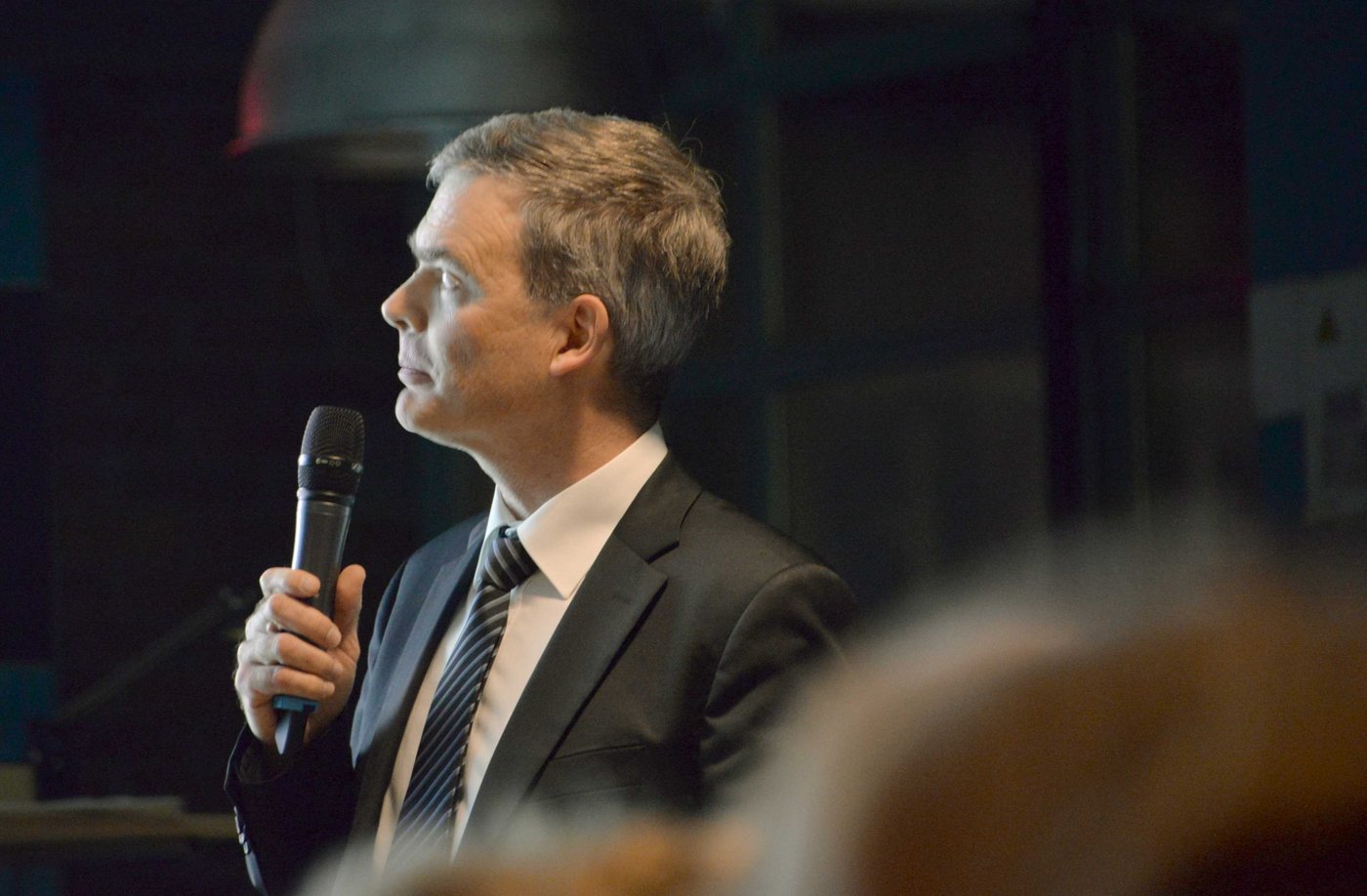 Jan Atteslander hielt fest, dass diese Funktion der Risikoabsicherung enorm wichtig für das Funktionieren der Märkte sei. Anhand der Preiskrise 2008 zeigte er auf, dass nicht die Spekulation mit Nahrungsmittel preistreibend war, sondern die Exportbeschränkungen von Russland (Weizen) oder Thailand (Reis) zu den Preissteigerungen geführt haben. Gleichzeitig würden seiner Meinung nach Märkte besser funktionieren, wenn viele Terminkontrakte im Umlauf seien. 