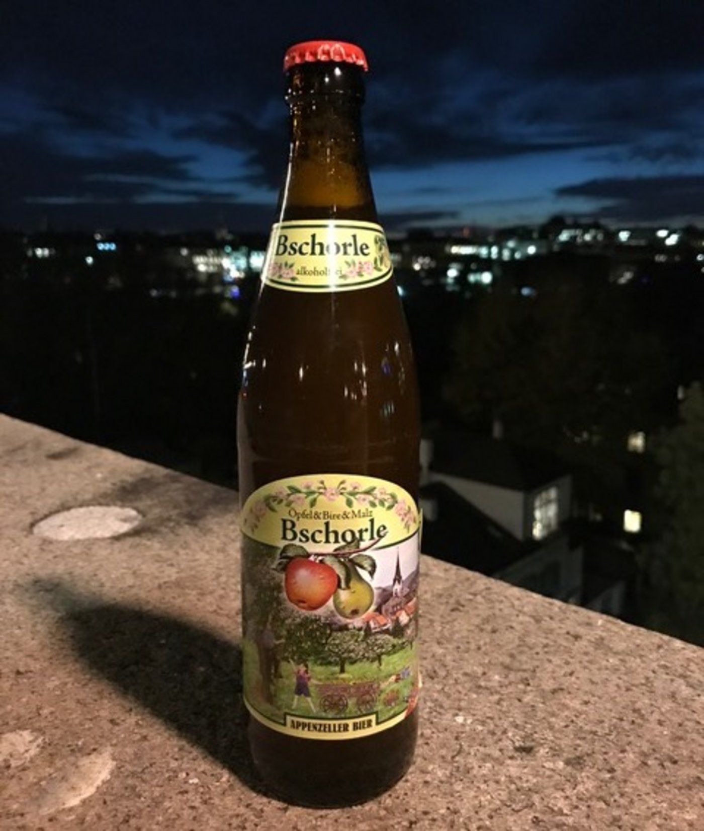 Das siegreiche Getränk: Bschorle, ein gut mundender Mix aus Obstsaft und alkoholfreiem Bier. (Bild akr)