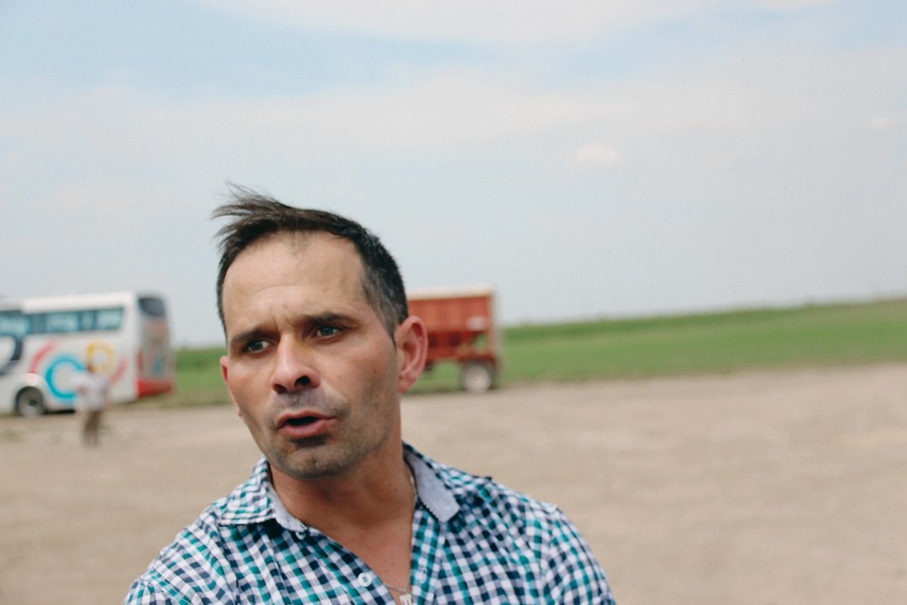 «Weil ich das Fleisch der Rinder vermarkte, gewinne ich 200 Dollar pro Tier.»Amilca Oberto, Rindermäster mit einem Feedlot (Fressplatz), Metzger und Fleischverkäufer in Careana, Argentinien.