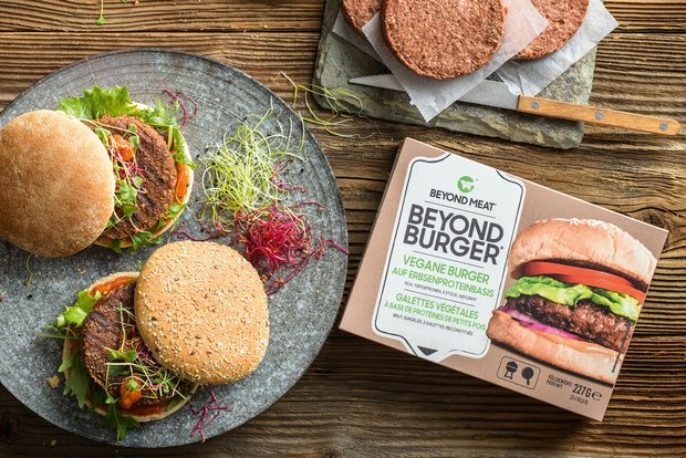 Infografik: Umsatz mit Fleischalternativen steigt Der Beyond Burger von Beyond Meat erfreut sich beispielsweise grosser Beliebtheit. (Bild Coop)