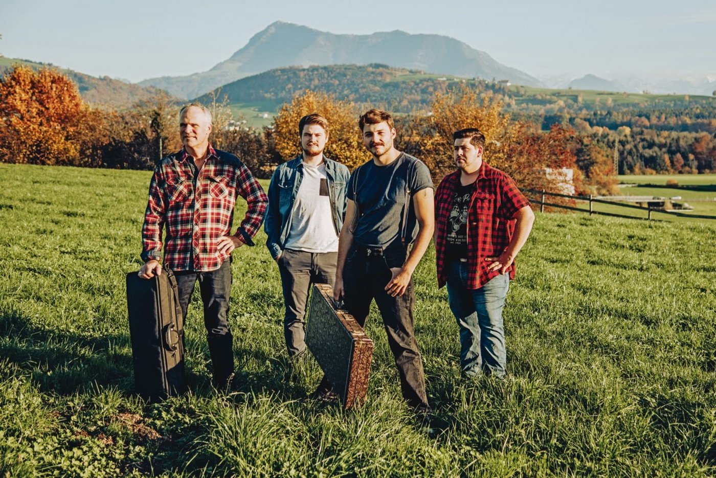 Die Mitglieder von «Hess & The Spanky Hammers» (v. l. n. r.): Fiddler Martin Gugger, Schlagzeuger Jan Mederlett, Bandleader Dario Hess, Multi-Instrumentalist und Sänger Alex Niederhäuser.(Bild zVg)