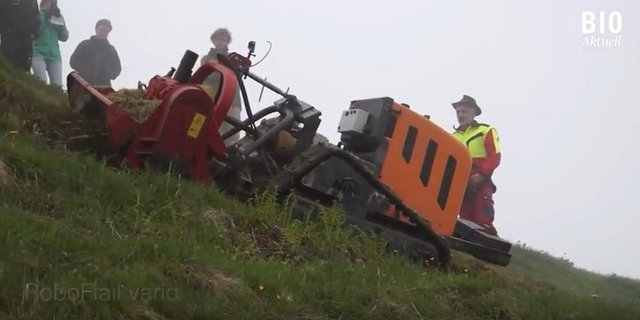 «RoboFlail vario» kann sich durch steilstes Gelände kämpfen. (Screenshot Youtube)