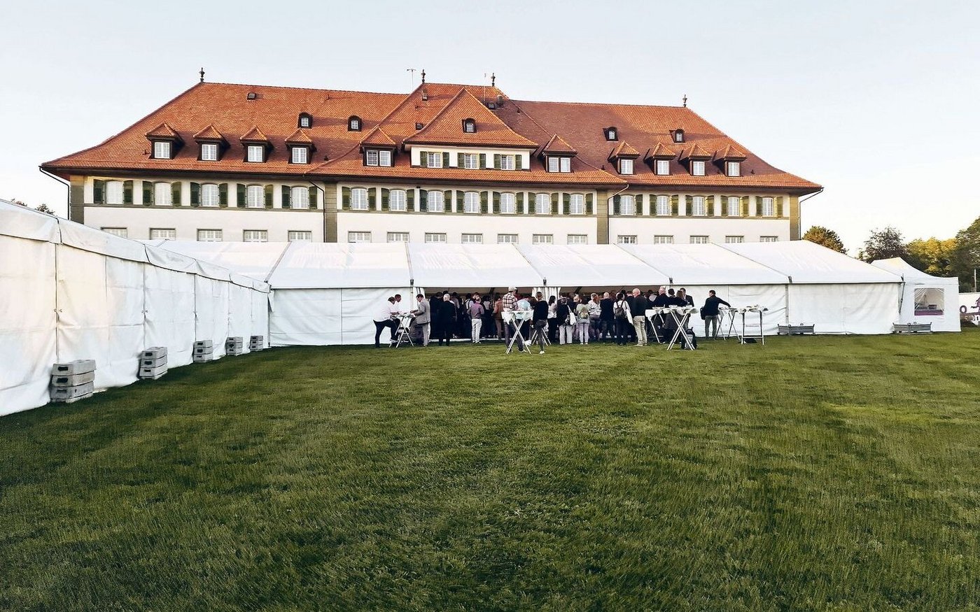 Zum 13. Mal fand die Face-Konferenz statt. Rund 200 Teilnehmer aus 15 Ländern trafen sich in Grangeneuve, um sich über die Themen rund um die Rohmilch und Rohmilchprodukte auszutauschen.   