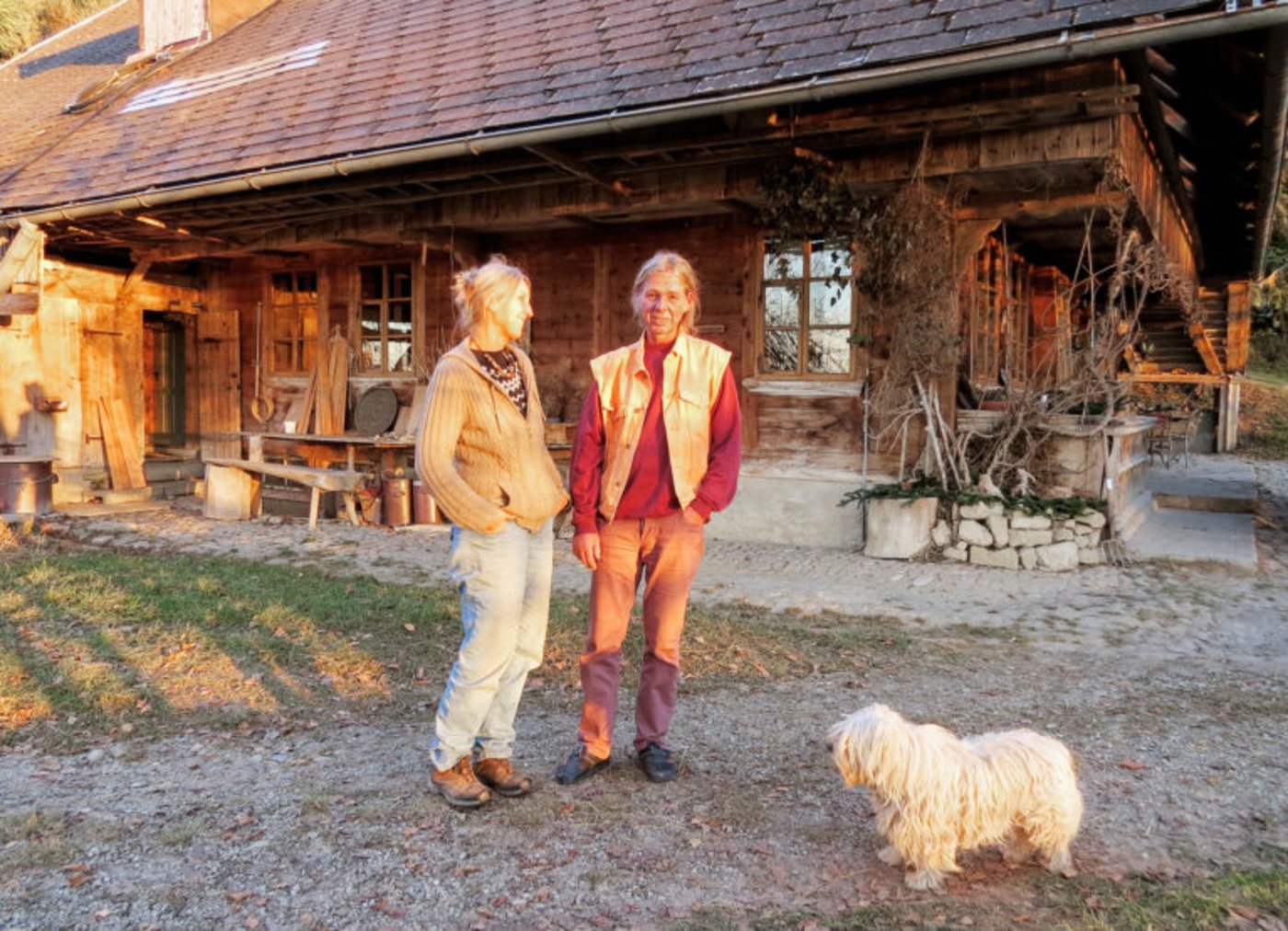 Tina und Werner Bättig finden keinen Hofnachfolger für ihren Kleinbetrieb. (Bild Copyright SRF)
