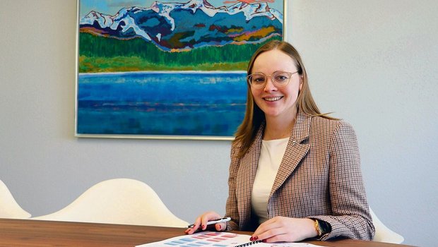 Ein hohes Arbeitspen Ein hohes Arbeitspensum und viel Aktenstudium gehören zu den Pflichten von Regierungsrätin Laura Dittli, die auch schon als Verkäuferin und in der Gärtnerei gejobbt hat.